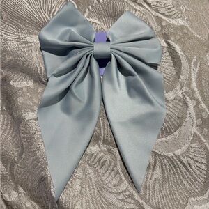 Claire's Stylish Baby Blue Bow Hair Clip